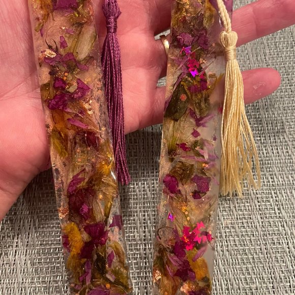 #97 Medium Size Floral Bookmark - Picture 15 of 17